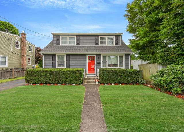 Property at 43 Caldwell St, Huntington Station, NY 11746, 4 beds, 1 bath