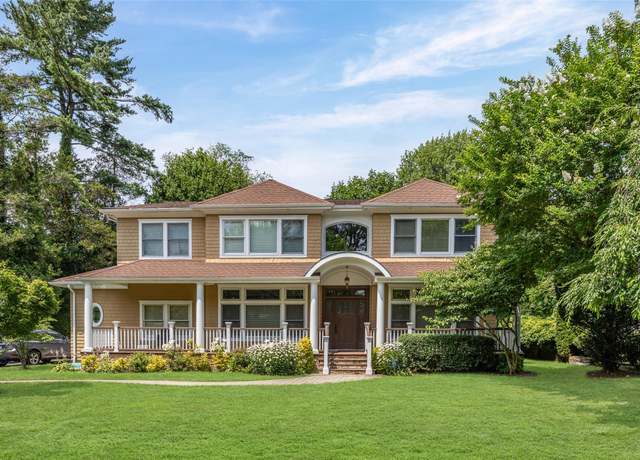Property at 53 Spring Hill Rd, Roslyn Heights, NY 11577, 5 beds, 5.5 baths