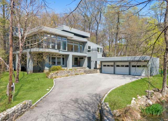 Property at 14 Laurel Ln, Chappaqua, NY 10514, 3 beds, 3.5 baths