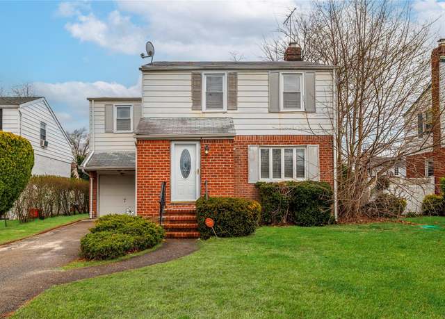 Property at 66 Nassau St, Elmont, NY 11003, 3 beds, 1.5 baths
