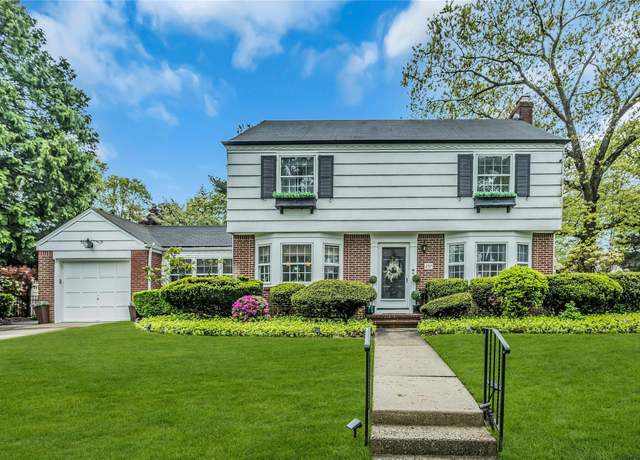Property at 257 Hewlett Ave, Merrick, NY 11566, 3 beds, 1.5 baths