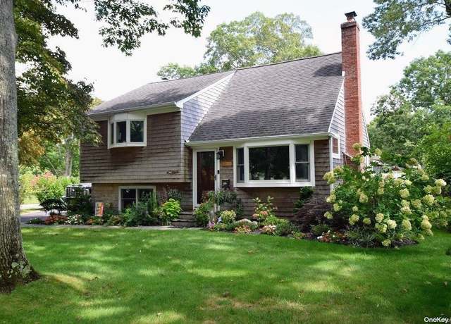 Property at 103 N Howells Point Rd, Bellport Village, NY 11713, 3 beds, 2 baths