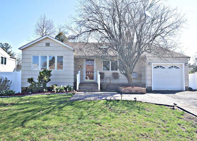 Property at 6 Gary Rd, Syosset, NY 11791, 3 beds, 2.5 baths