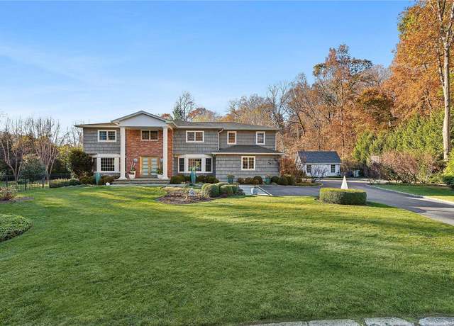 Property at 9 Flower Hill Ct, Huntington, NY 11743, 5 beds, 4.5 baths