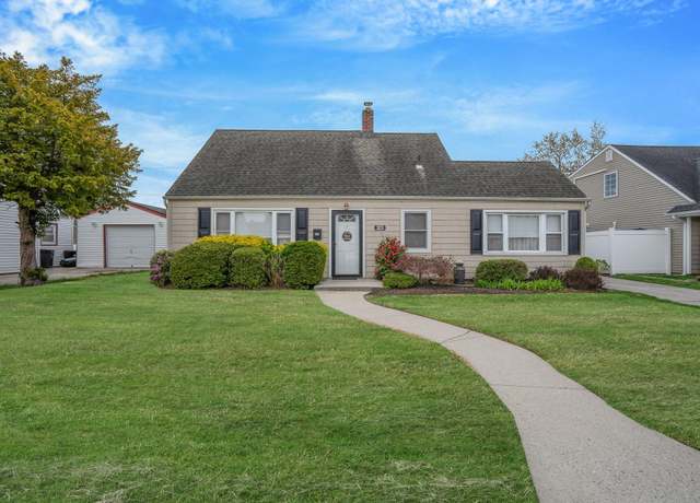 Property at 20 Harbor Ln, Levittown, NY 11756, 4 beds, 1 bath