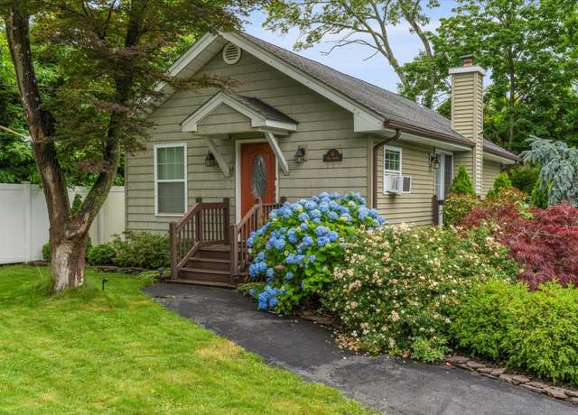 Property at 15 Park Ave, Nesconset, NY 11767, 3 beds, 1 bath