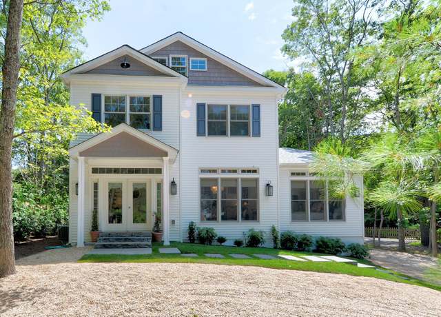 Property at 1 Dayton Ave, East Hampton, NY 11937, 4 beds, 3.5 baths