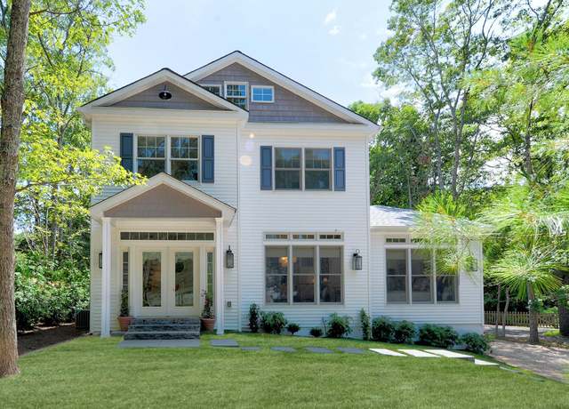 Property at 1 Dayton Ave, East Hampton, NY 11937, 4 beds, 3.5 baths