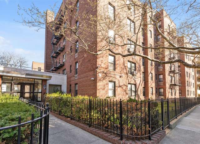 Property at 141-05 Pershing Cres #511, Briarwood, NY 11435, 1 bed, 1 bath