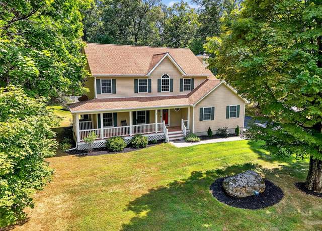Property at 14 Arrowhead Ct, Newburgh, NY 12550, 4 beds, 2.5 baths