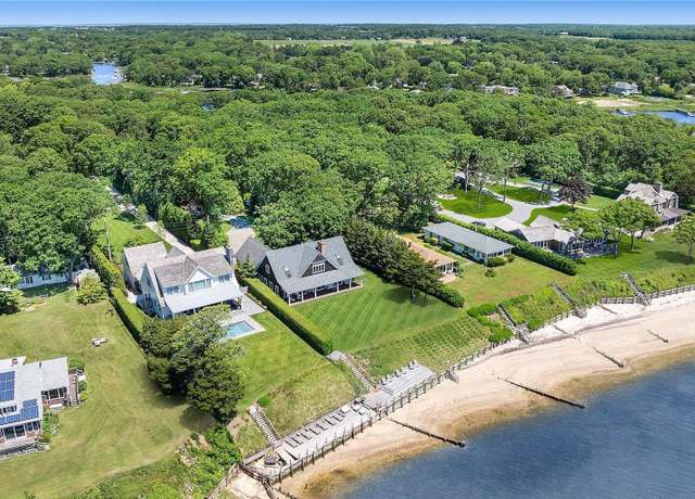 Property at 2100 Park Ave, Mattituck, NY 11952, 5 beds, 3.5 baths