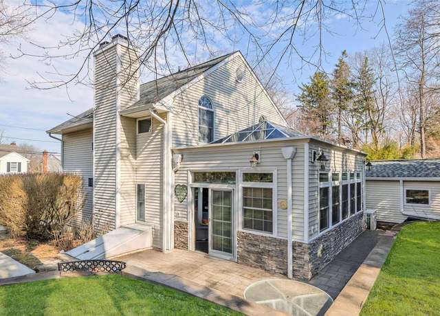 Property at 5 Elm Rd, Rocky Point, NY 11778, 2 beds, 3 baths