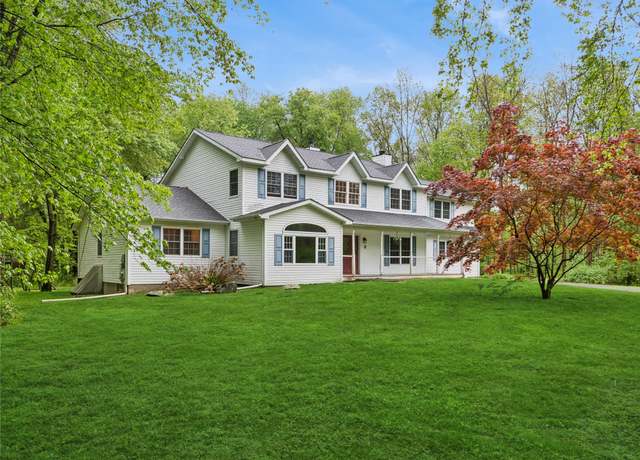 Property at 112 Creamery Rd, Hopewell Junction, NY 12533, 5 beds, 4.5 baths