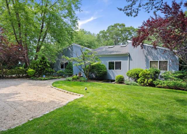 Property at 41 Park Cir, Quogue, NY 11959, 5 beds, 4 baths