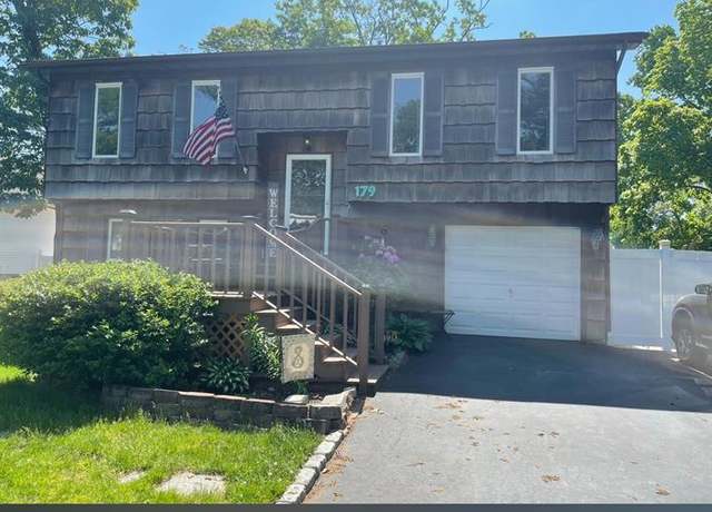 Property at 179 Clinton Ave, East Patchogue, NY 11772, 4 beds, 2 baths