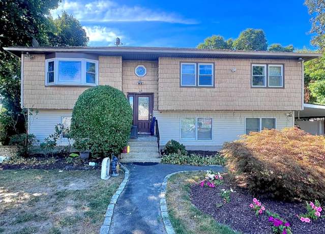 Property at 24 Yarnell St, Brentwood, NY 11717, 6 beds, 2.5 baths