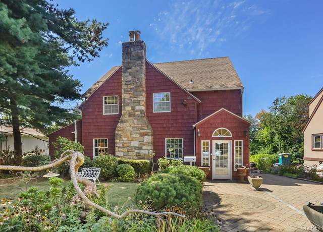 Property at 889 James St, Pelham, NY 10803, 4 beds, 3.5 baths