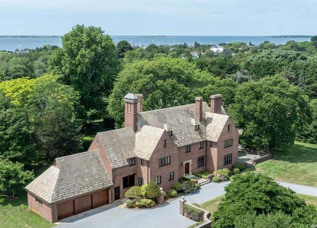 Property at 16 Tuthill Ln, Remsenburg, NY 11960, 7 beds, 6 baths