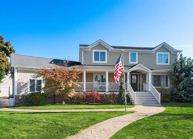 Property at 146 E Shore Dr, Massapequa, NY 11758, 5 beds, 4 baths