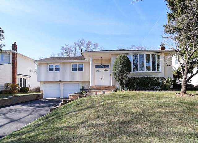 Property at 23 Dogwood Rd, Searingtown, NY 11507, 4 beds, 2.5 baths