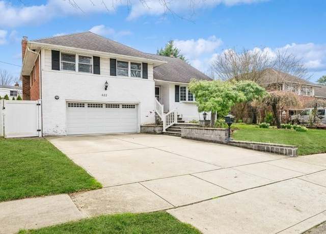 Property at 633 Nelson Pl, Westbury, NY 11590, 4 beds, 3.5 baths