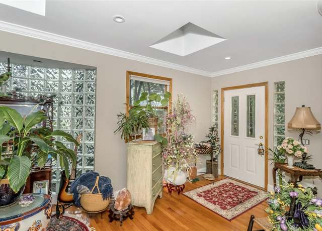 Property at 22 Madison Ave, Glen Cove, NY 11542, 3 beds, 2 baths