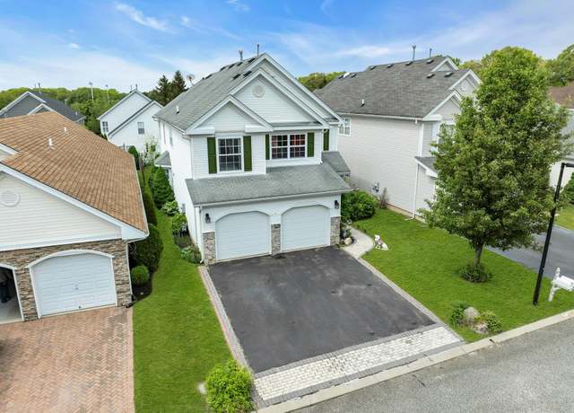 Property at 7 Marisa Dr, Middle Island, NY 11953, 4 beds, 2.5 baths