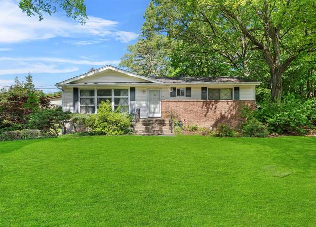 Property at 1 Elyise Rd, Monsey, NY 10952, 3 beds, 1.5 baths