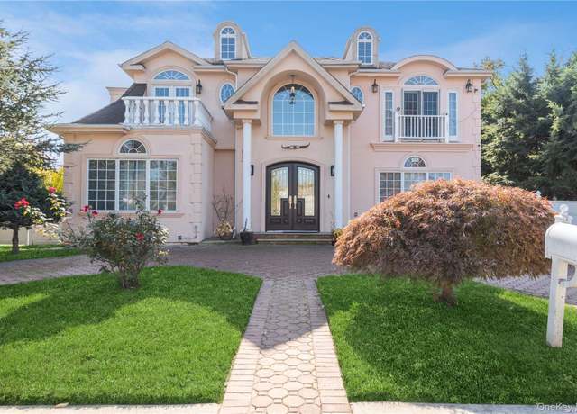 Property at 53 Edward Ave, Hicksville, NY 11801, 6 beds, 5.5 baths