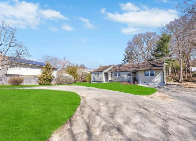 Property at 16 Beverly Rd, South Huntington, NY 11746, 6 beds, 4 baths