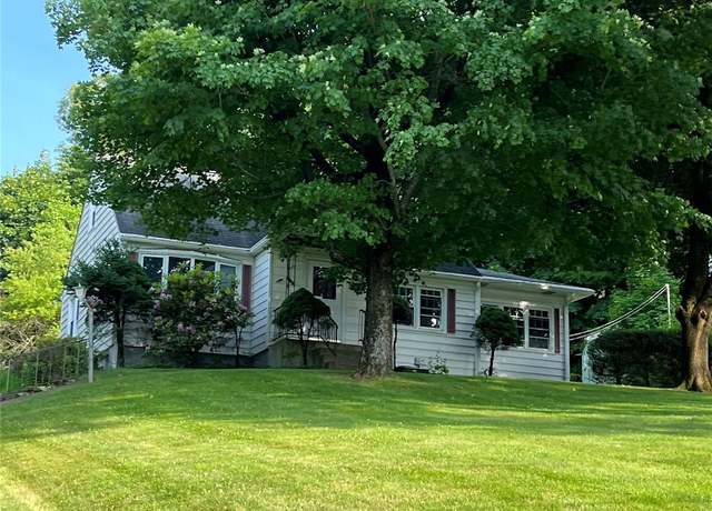 Property at 11 Crescent Dr, Cortlandt Manor, NY 10567, 3 beds, 1.5 baths