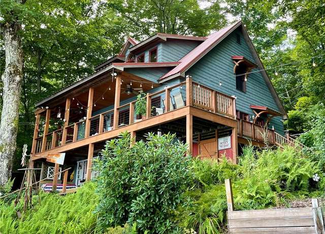 Property at 150 Wildwood Dr #20, Fallsburg, NY 12733, 3 beds, 2 baths