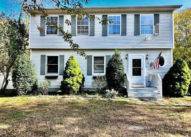 Property at 21 Egret Way, Center Moriches, NY 11934, 4 beds, 3.5 baths