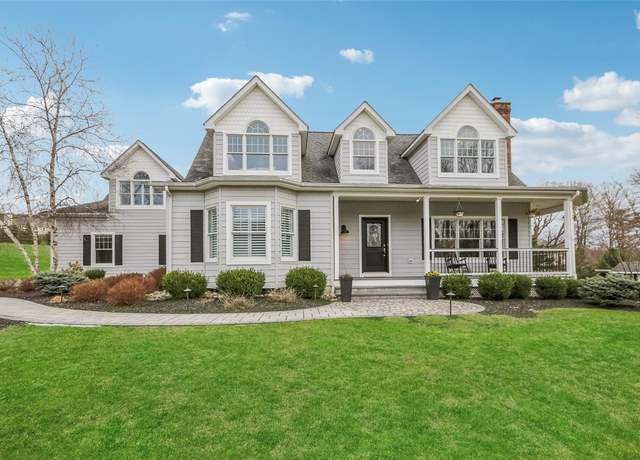 Property at 18 Panorama Dr, Warwick, NY 10990, 3 beds, 3.5 baths