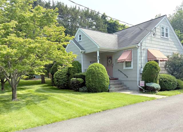 Property at 18 Hughes St, Congers, NY 10920, 2 beds, 1 bath