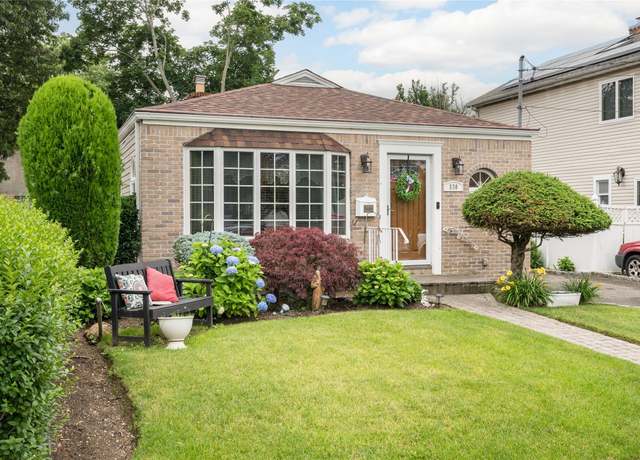 Property at 530 Willow St, South Hempstead, NY 11550, 3 beds, 2 baths