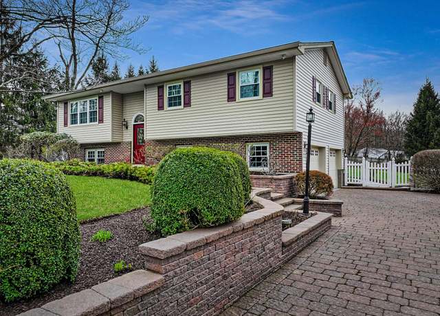 Property at 44 Hudson Rd, Washingtonville, NY 10992, 3 beds, 2.5 baths