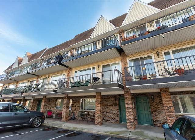 Property at 106 Atlantic Ave #18, Lynbrook, NY 11563, 2 beds, 1 bath