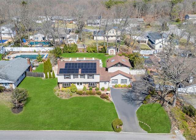 Property at 15 Welbourn Ln, Coram, NY 11727, 5 beds, 3.5 baths