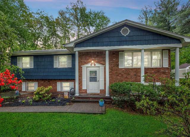 Property at 128 Renee Ln, Bardonia, NY 10954, 4 beds, 2.5 baths
