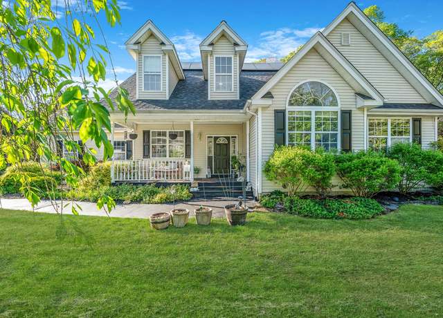 Property at 7 Martingale Ct, East Setauket, NY 11733, 4 beds, 3 baths