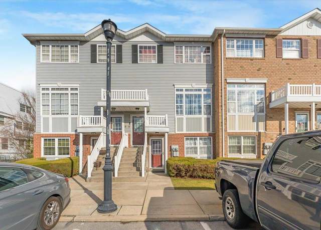 Property at 118 Admiral Ct #14, Bronx, NY 10473, 3 beds, 2 baths