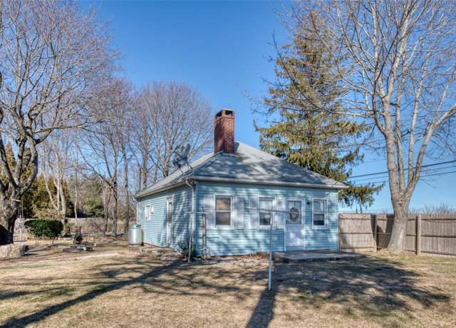 Property at 2183 Osborn Ave, Calverton, NY 11933, 2 beds, 1 bath