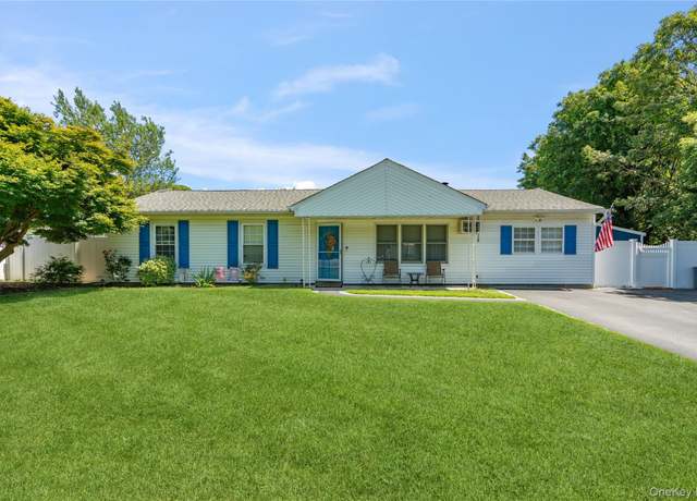 Property at 549 Blue Point Rd, Farmingville, NY 11738, 4 beds, 1 bath