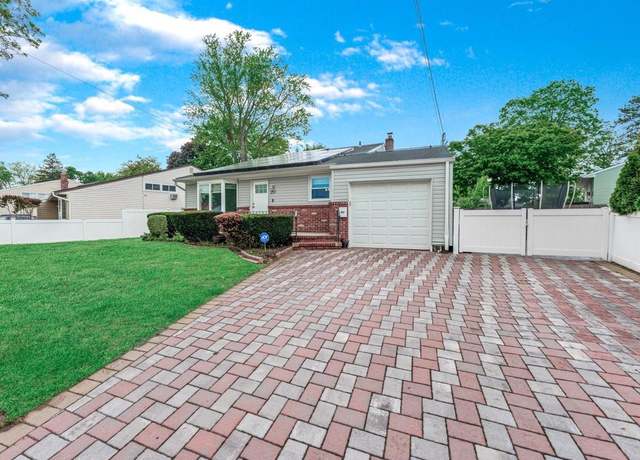 Property at 251 Woods Rd, North Babylon, NY 11703, 4 beds, 2 baths