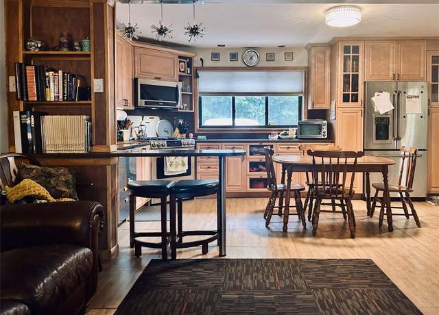 Property at 9 Elizabeth Way, Kiamesha Lake, NY 12751, 3 beds, 1.5 baths