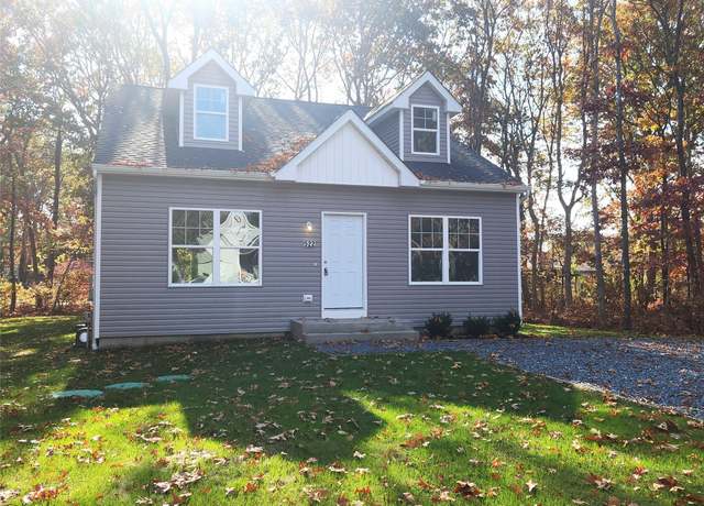 Property at 516 Neighborhood Rd, Shirley, NY 11967, 3 beds, 2 baths