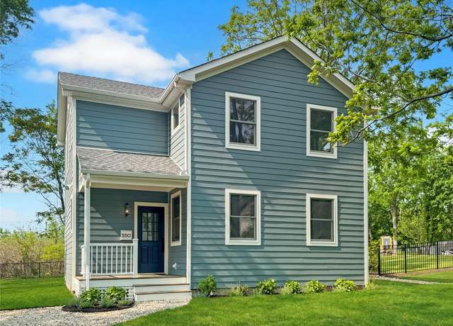 Property at 550 Madison Ave, Greenport, NY 11944, 3 beds, 2.5 baths