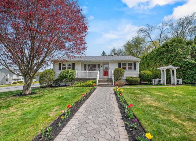 Property at 12 Oak St, Chester, NY 10918, 3 beds, 1 bath