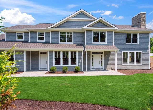 Property at 46 Plainview Rd, Woodbury, NY 11797, 6 beds, 4.5 baths